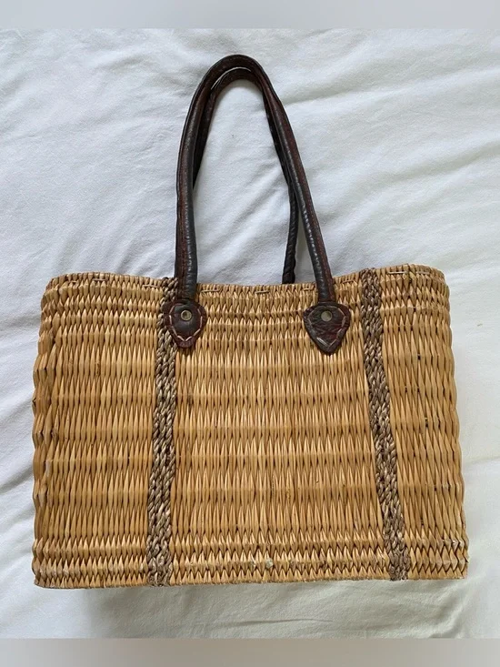 Vintage Wicker Purse with Leather handles - Picture 2 of 7